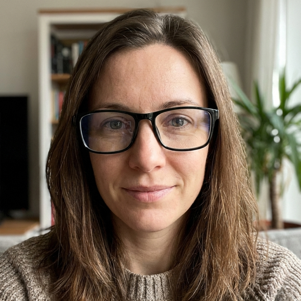 <p><em><strong>Trusted by 90,000+ customers</strong></em></p>