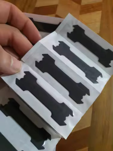 <p><em><strong>Trusted by 90,000+ customers</strong></em></p>